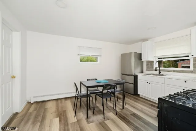 $580,000 | 212 Highway 23, Hamburg, NJ 07419