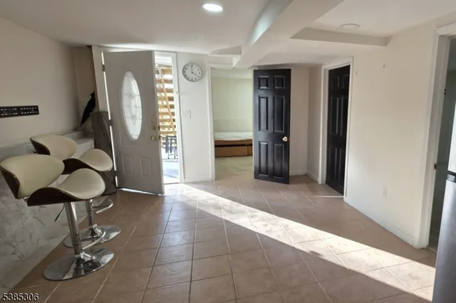 $580,000 | 212 Highway 23, Hamburg, NJ 07419