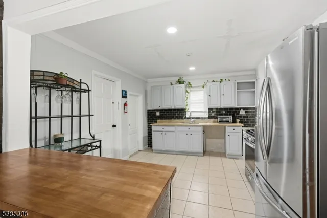 $580,000 | 212 Highway 23, Hamburg, NJ 07419