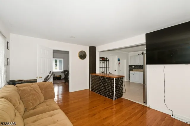 $580,000 | 212 Highway 23, Hamburg, NJ 07419