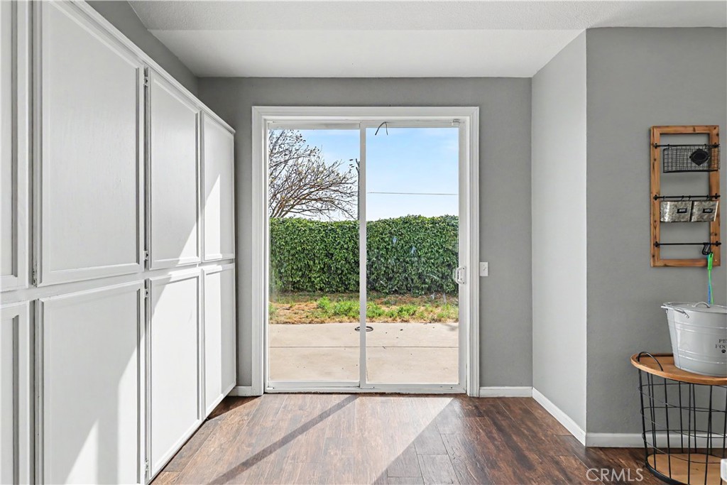 3632 Swan Court Merced, CA 95340 - Photo 20 of 50 a view of a room that has a window in it