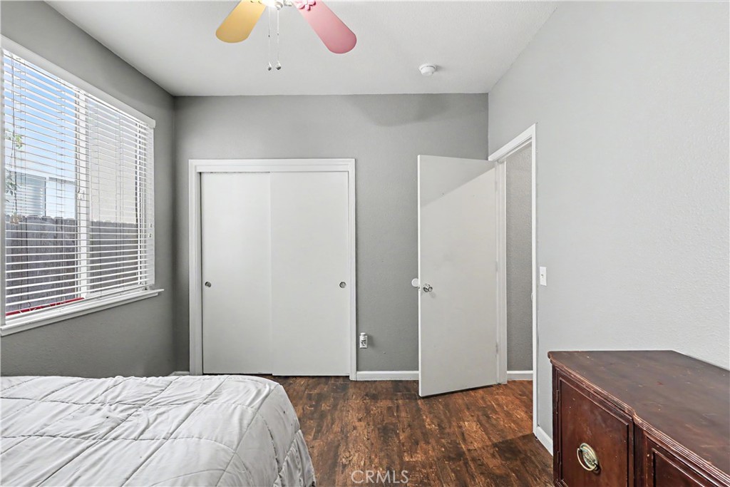 3632 Swan Court Merced, CA 95340 - Photo 34 of 50 a bedroom with a bed and a window