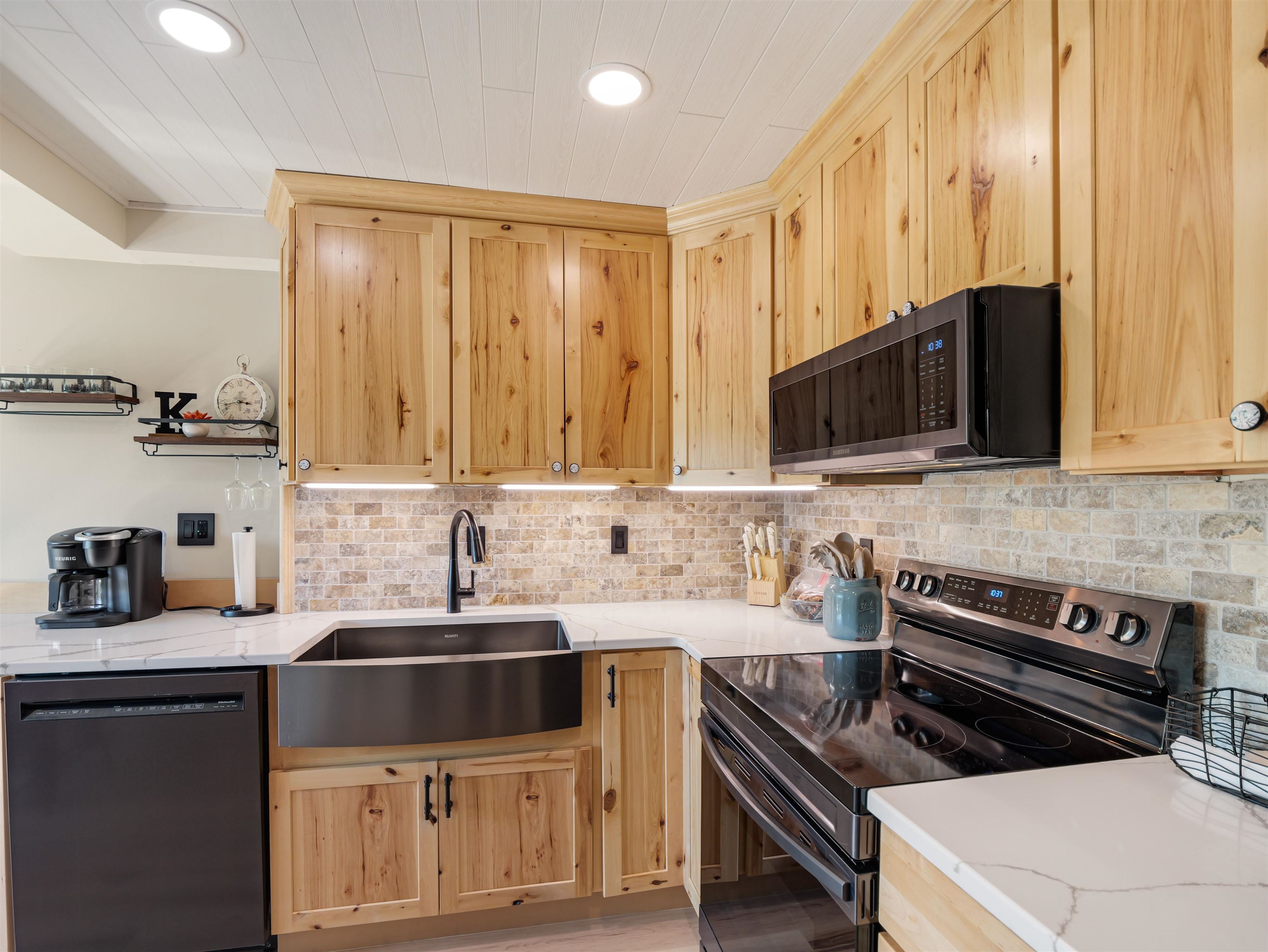 133 East Mountain Road, Unit 3D8 Killington, VT 05751 - Photo 8 of 41