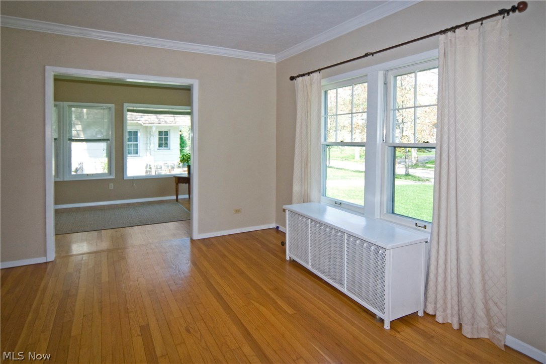 3124 Chadbourne Road Cleveland, OH 44120 - Photo 4 of 25 Living Room front windows