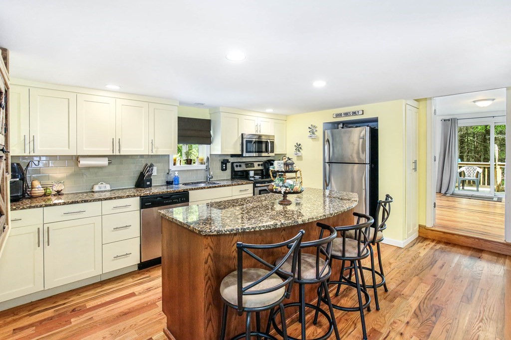 4 Linder Road Holland, MA 01521 - Photo 10 of 41