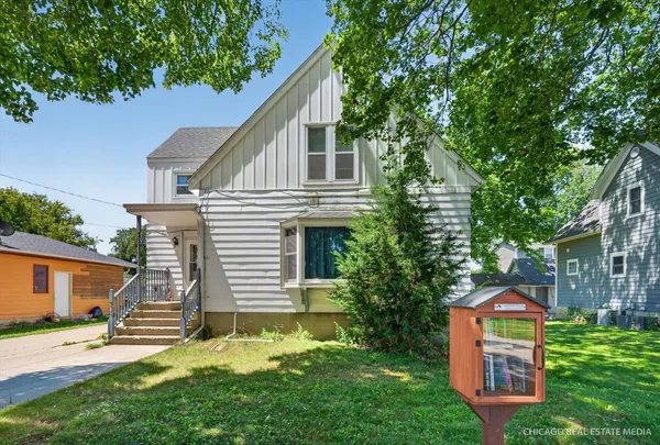 $175,000 | 921 Wheeler Street, Woodstock, IL 60098