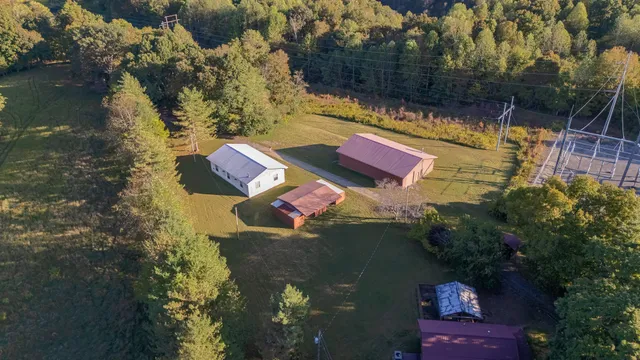 $489,000 | 120 Dudney Hill Lane, Gainesboro, TN 38562