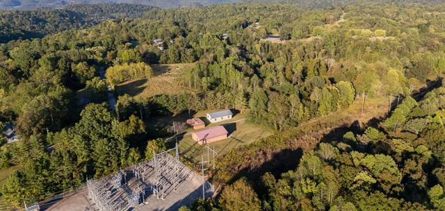 a view of yard from balcony