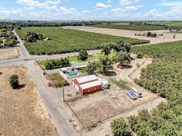 $799,900 | 21544 Grangeville Boulevard, Lemoore, CA 93245