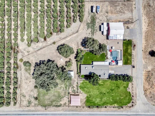$799,900 | 21544 Grangeville Boulevard, Lemoore, CA 93245