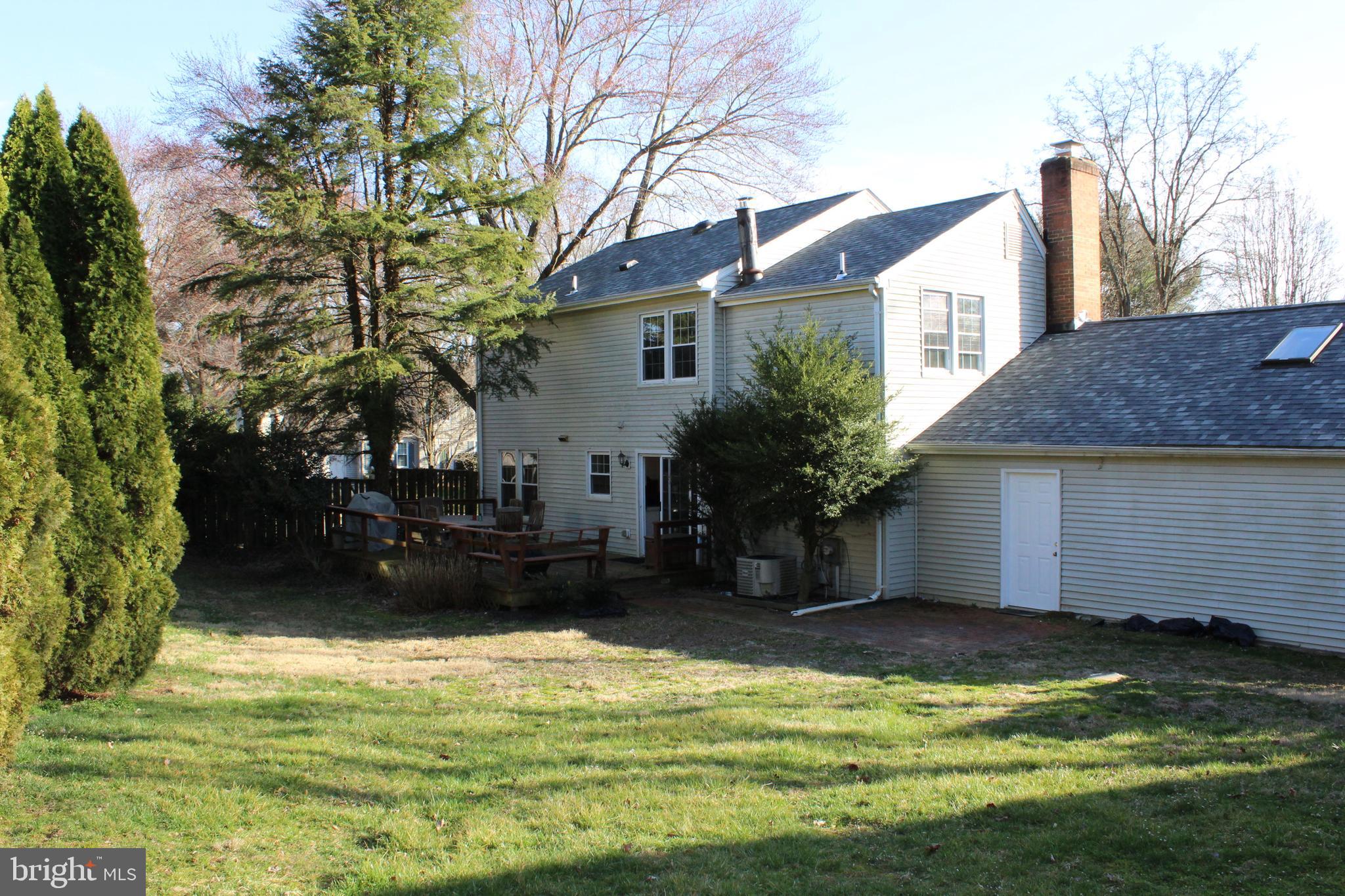 2 Thorburn Road Gaithersburg, MD 20878 - Photo 9 of 19 Large Fenced Back Yard with Privacy