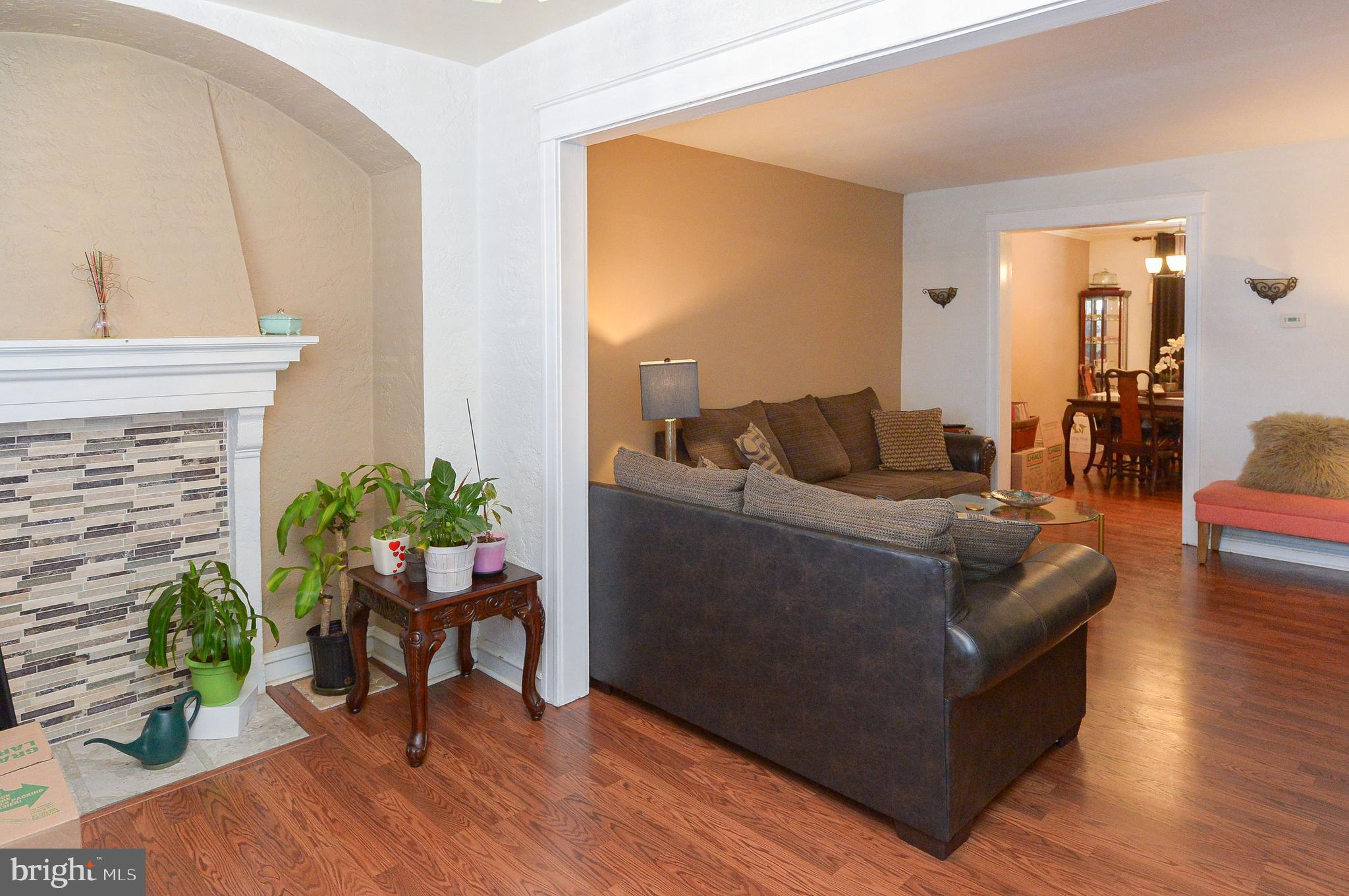 417 Hampden Road Upper Darby, PA 19082 - Photo 3 of 25