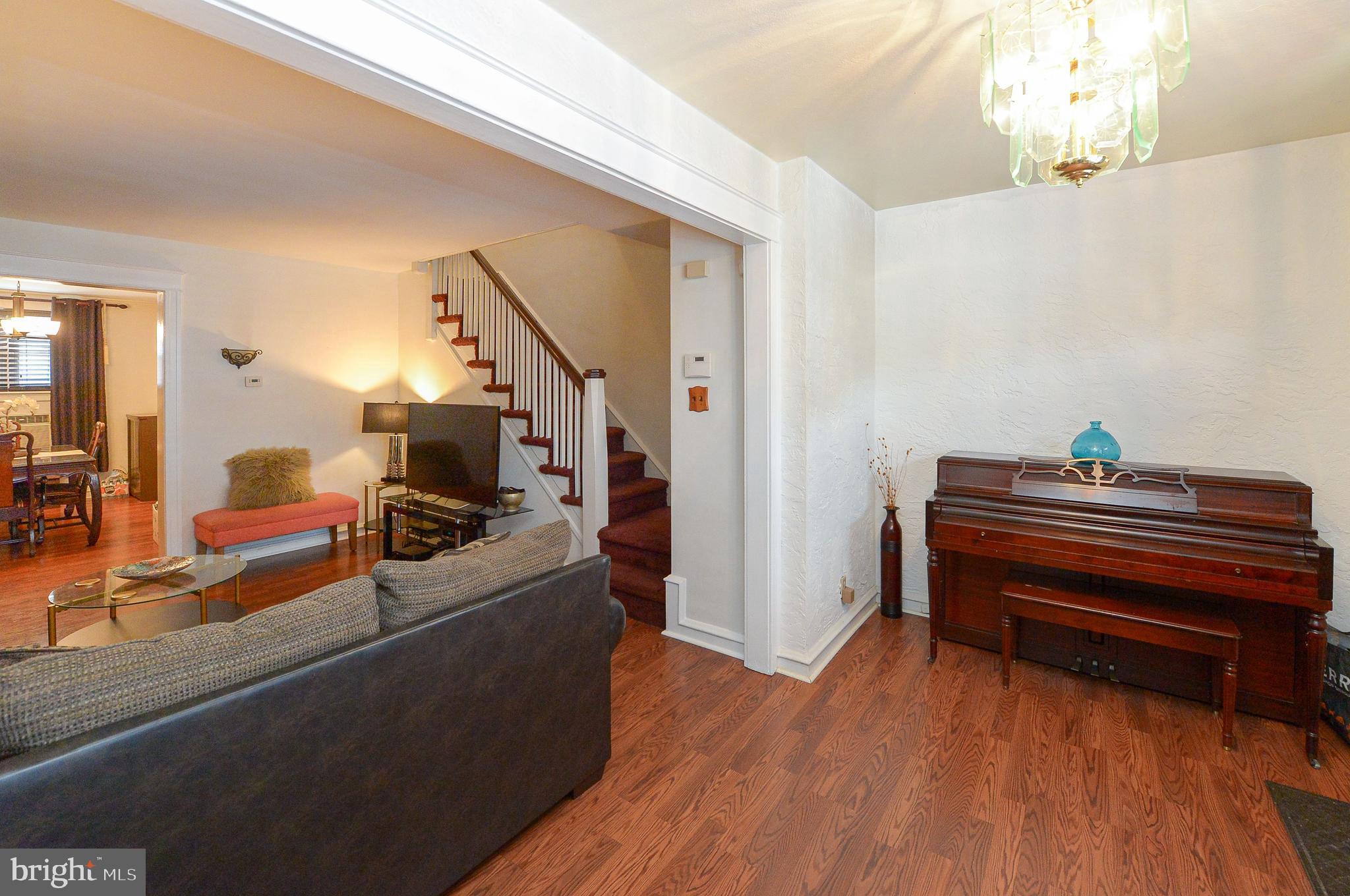 417 Hampden Road Upper Darby, PA 19082 - Photo 5 of 25
