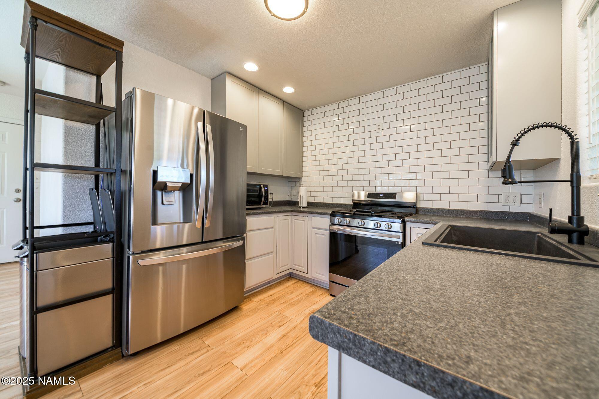 2193 East Utopia Trail Williams, AZ 86046 - Photo 8 of 54 6