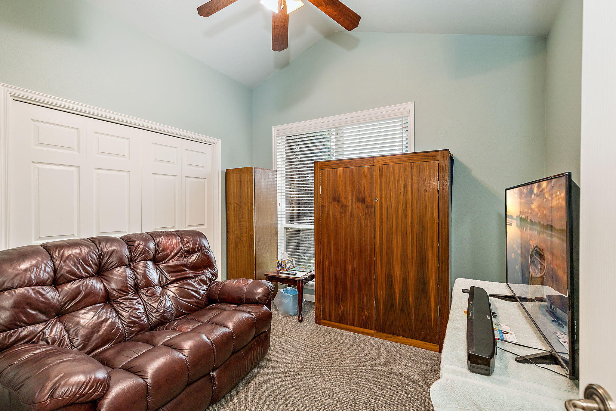 1028 Buck Point Street Central Point, OR 97502 - Photo 19 of 40