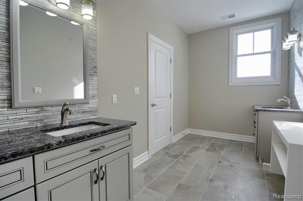 354 Olivewood Court Rochester, MI 48306 - Photo 52 of 77
