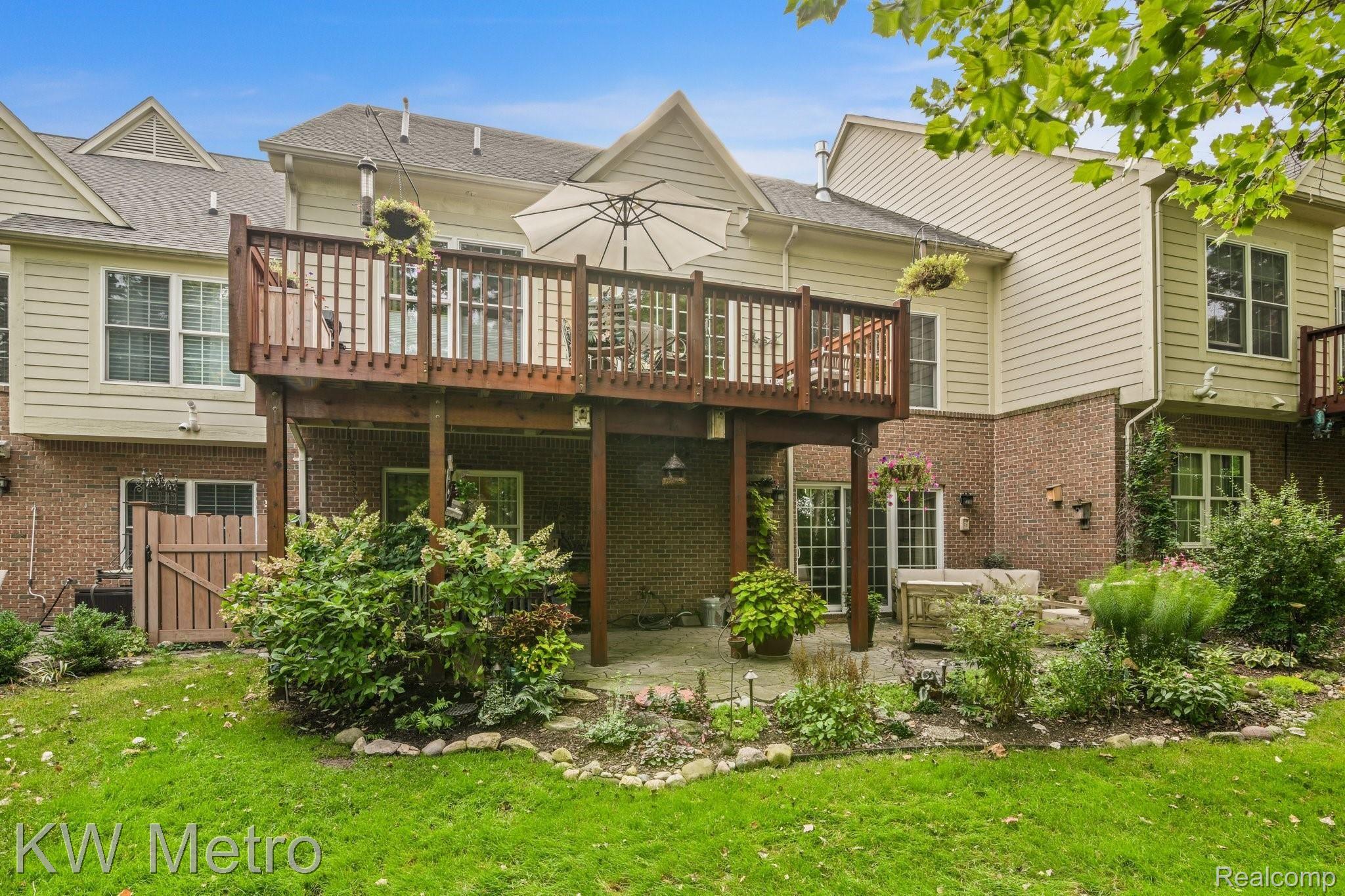 687 Mountain Circle Rochester, MI 48306 - Photo 39 of 40 39-web-or-mls-687 Mountain Circle - Rochester Hills035.jpg