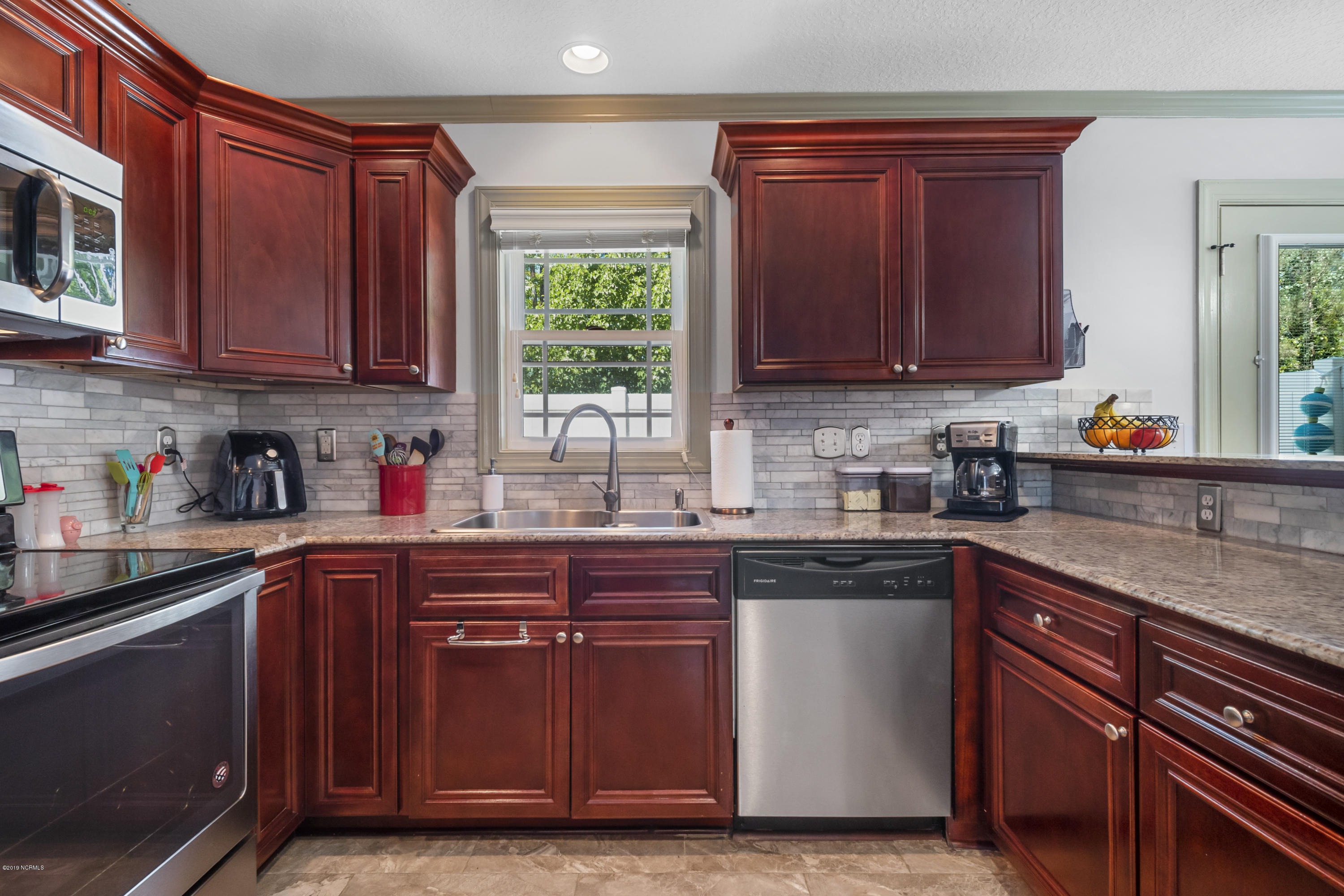 206 Kenan Loop Jacksonville, NC 28546 - Photo 12 of 35 P1299936