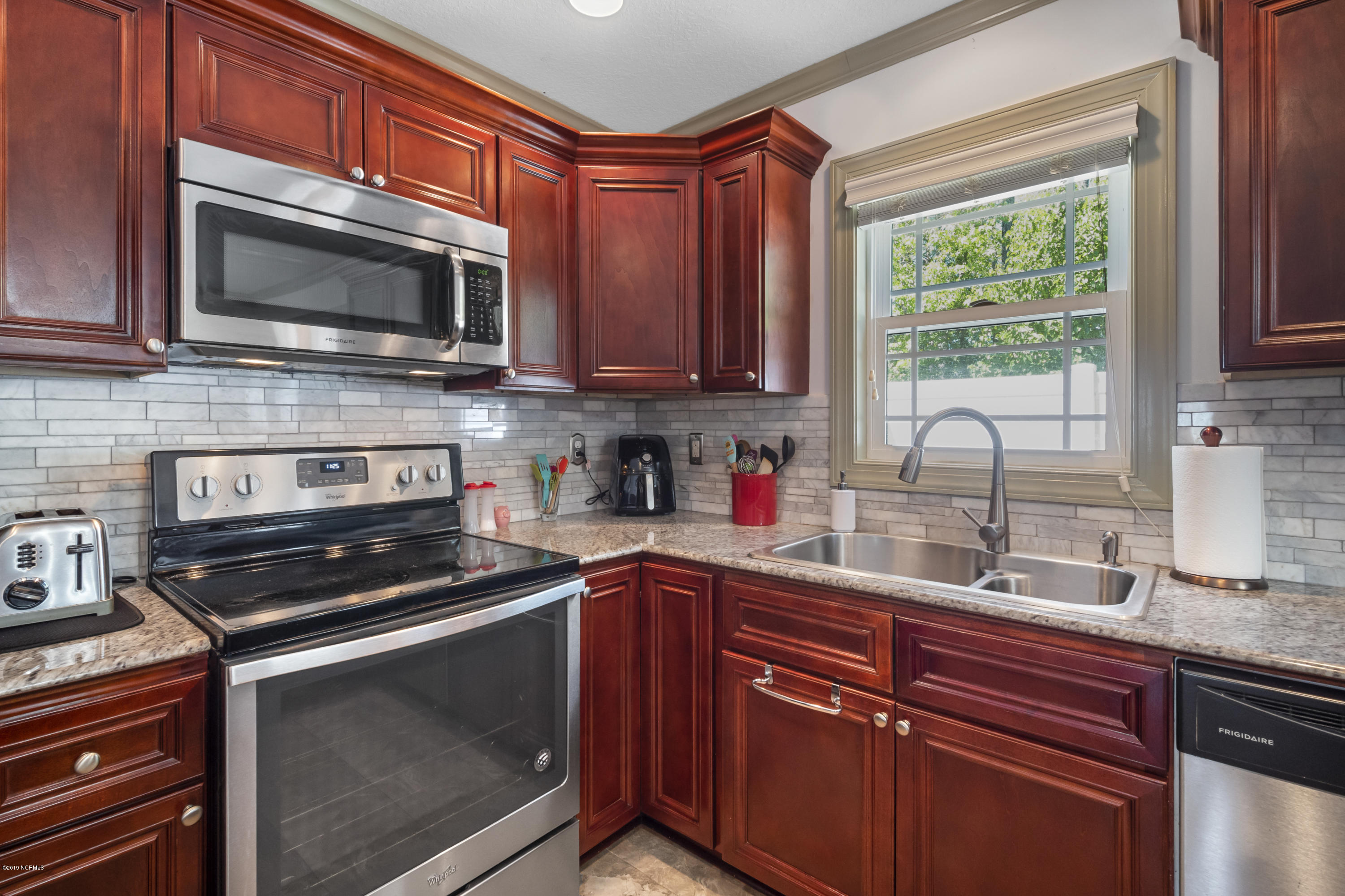 206 Kenan Loop Jacksonville, NC 28546 - Photo 13 of 35 P1299920