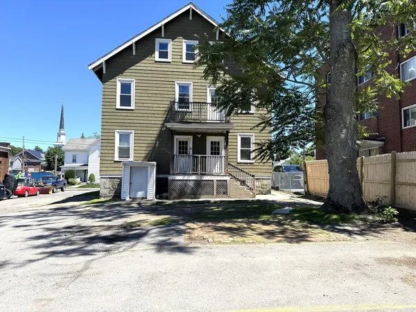 $2,500 | 272 Tremont Street, Unit 1, Melrose, MA 02176