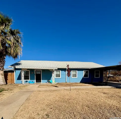 $210,000 | 211 East Maverick Street, Crystal City, TX 78839