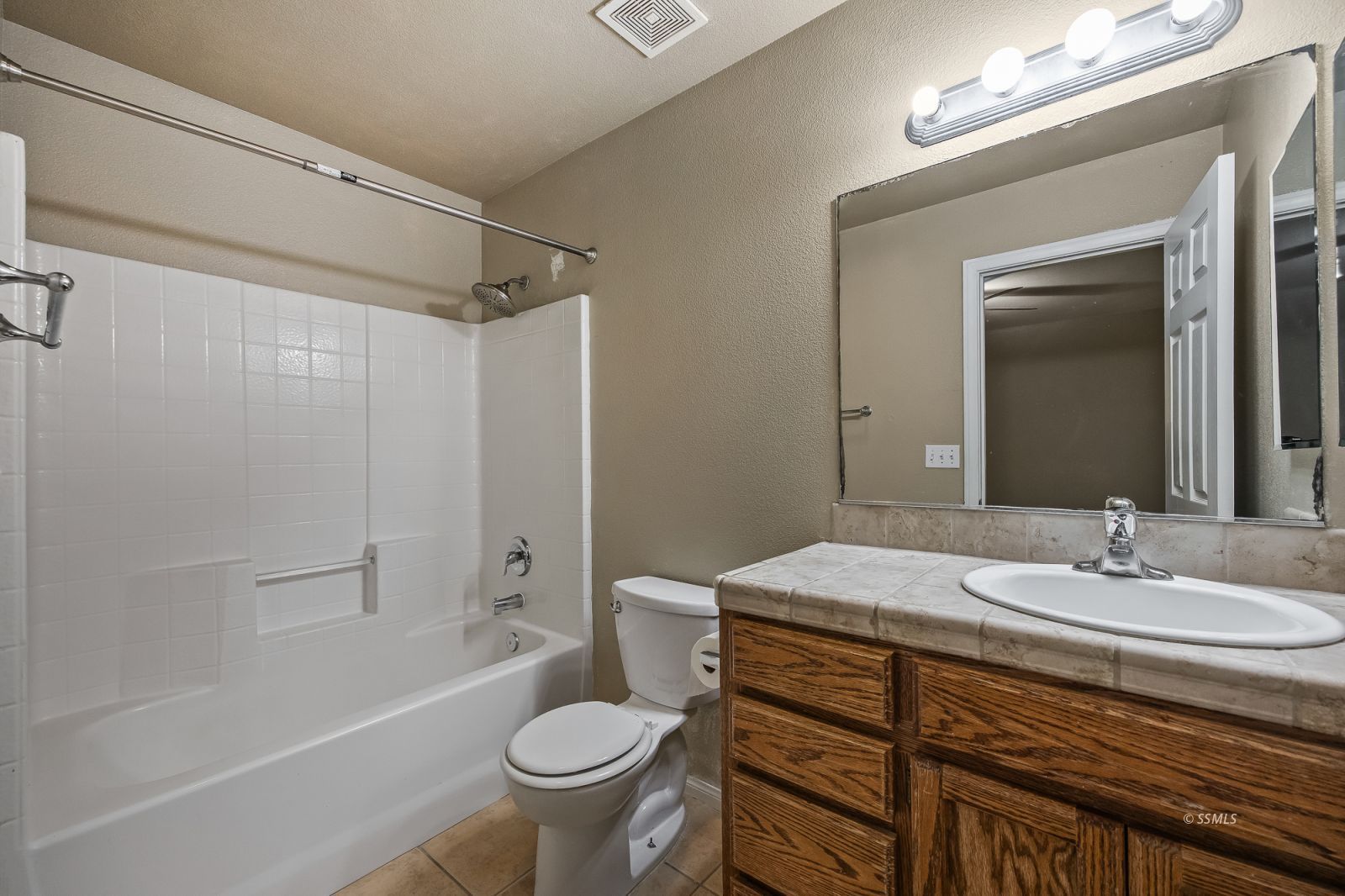 1104 West Coronado Avenue Ridgecrest, CA 93555 - Photo 12 of 21