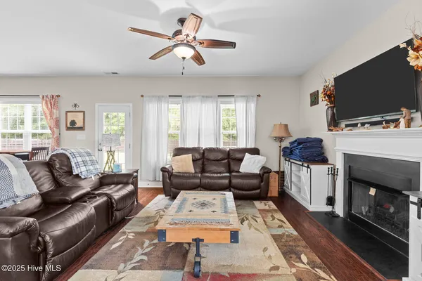 $479,900 | 11 East Bailey Lane, Hampstead, NC 28443