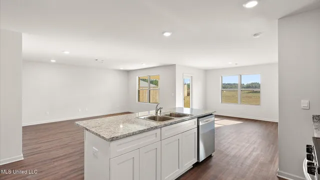 $287,900 | 217 Raulston Drive, Byram, MS 39272