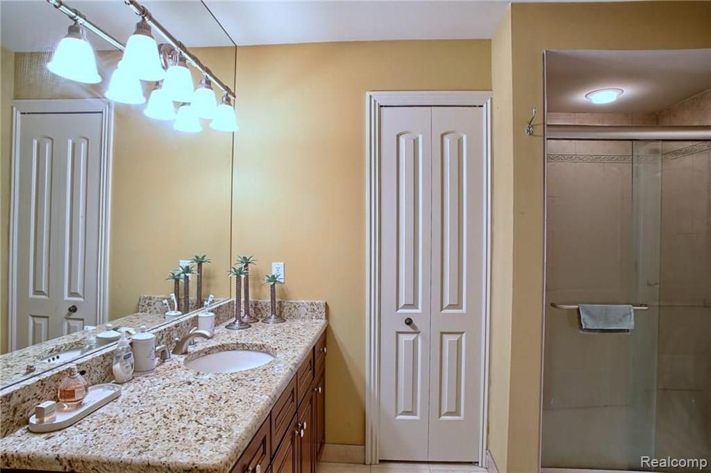 26019 Mariners Point New Baltimore, MI 48051 - Photo 13 of 21