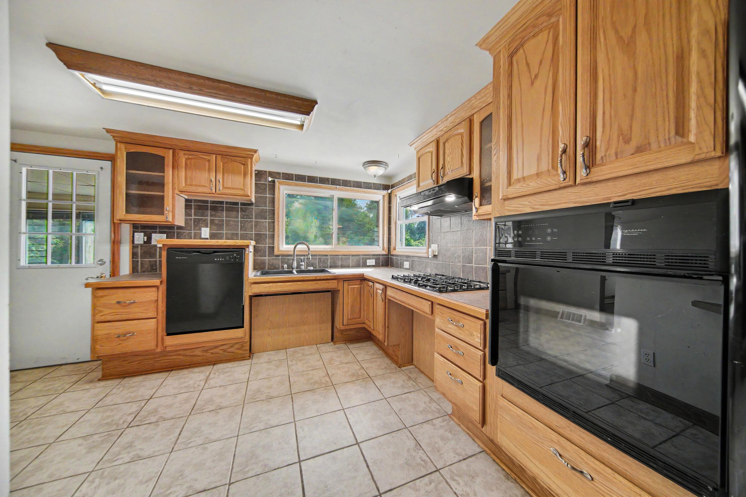 9100 Willis Road Willis, MI 48191 - Photo 12 of 48 011_file_9759