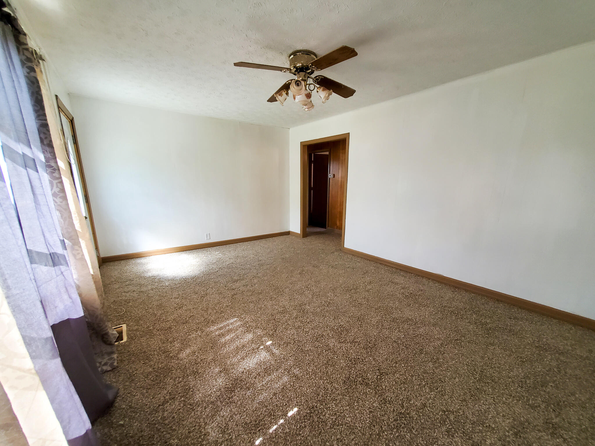 1400 West Vann Road Greeneville, TN 37743 - Photo 7 of 26 20210923_122306
