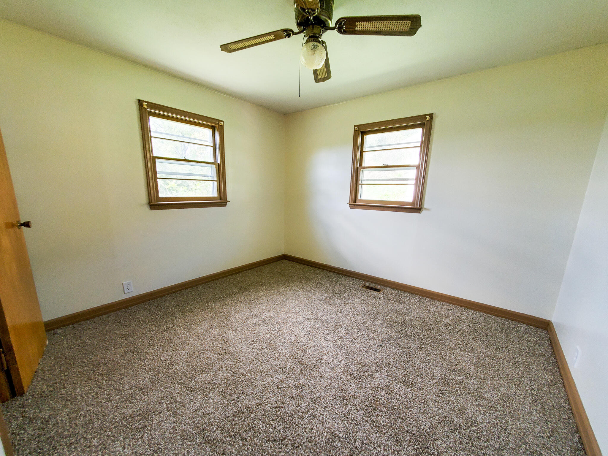 1400 West Vann Road Greeneville, TN 37743 - Photo 8 of 26 20210923_122342