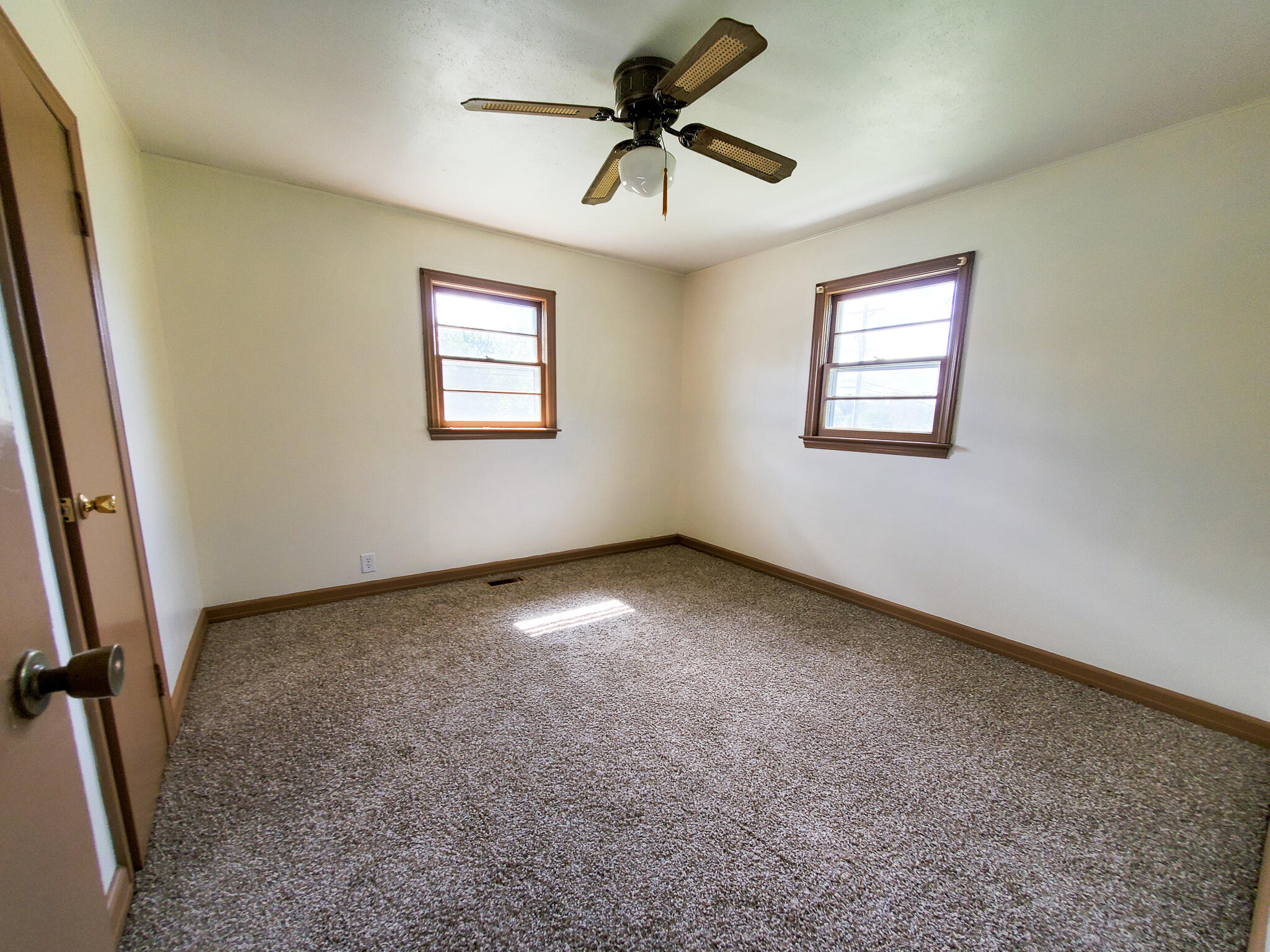 1400 West Vann Road Greeneville, TN 37743 - Photo 9 of 26 20210923_122354