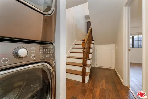 $4,500 | 18100 Burbank Boulevard, Unit 19, Tarzana, CA 91356