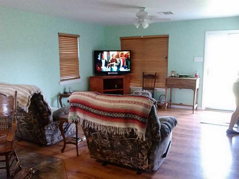 2737 Bayou Road St. Bernard, LA 70085 - Photo 10 of 19 Gallery Image 10