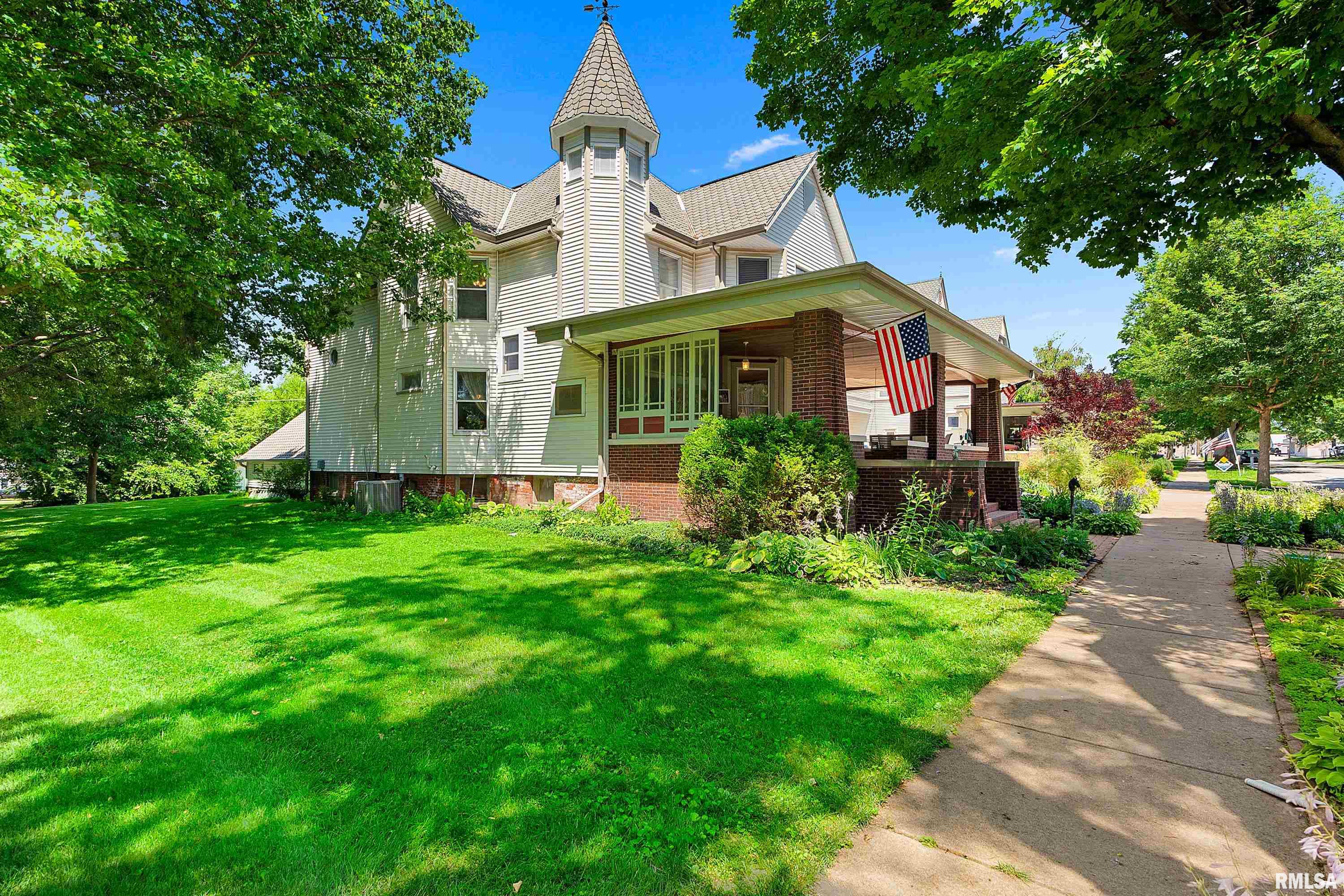 211 West 3rd Street Delavan, IL 61734 - Photo 8 of 61