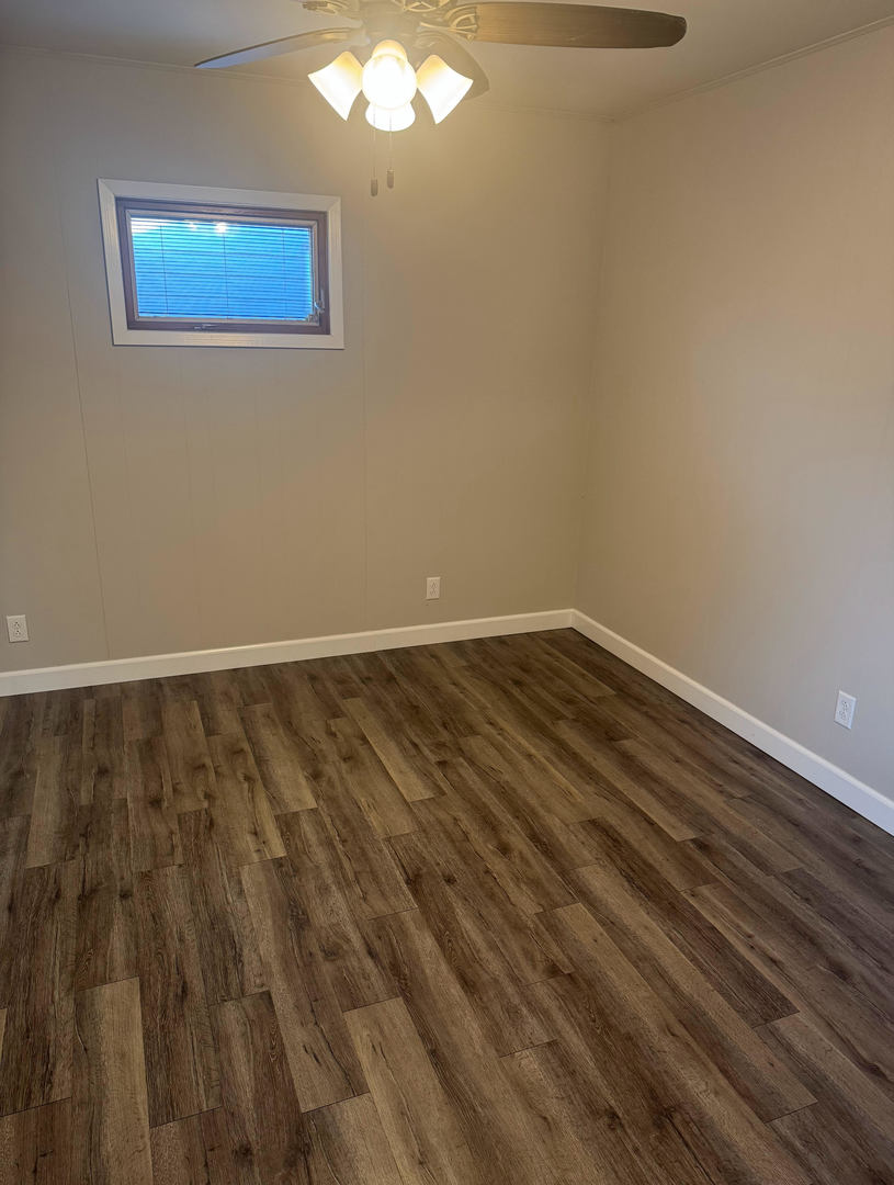 2511 Trafalgar Square Champaign, IL 61821 - Photo 14 of 26 a view of a room