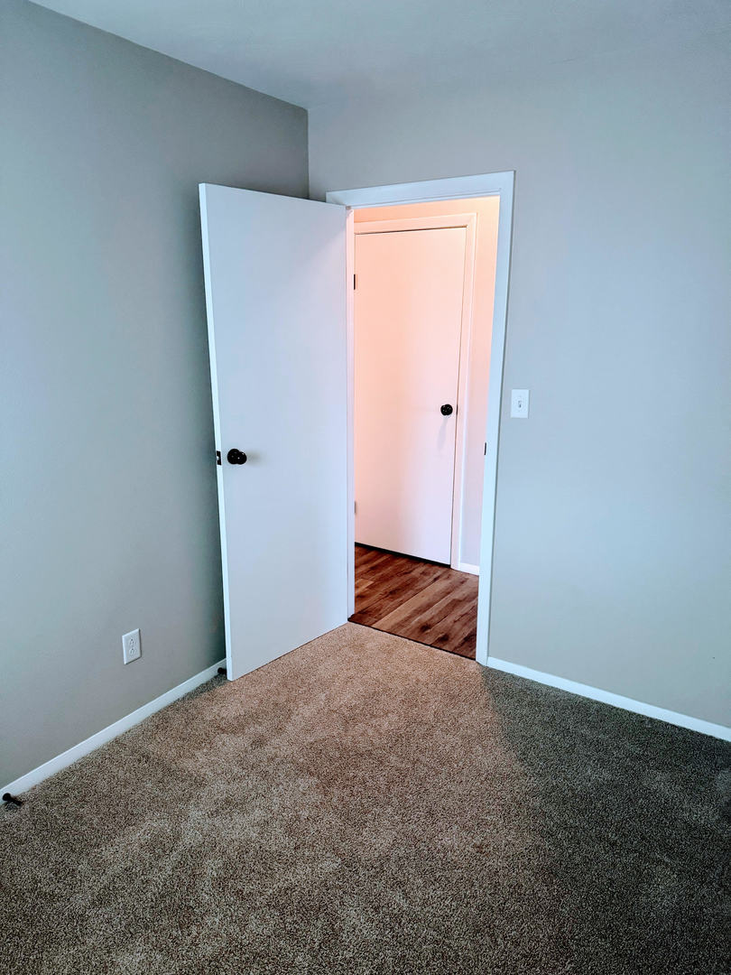 2511 Trafalgar Square Champaign, IL 61821 - Photo 18 of 26 a view of an empty room