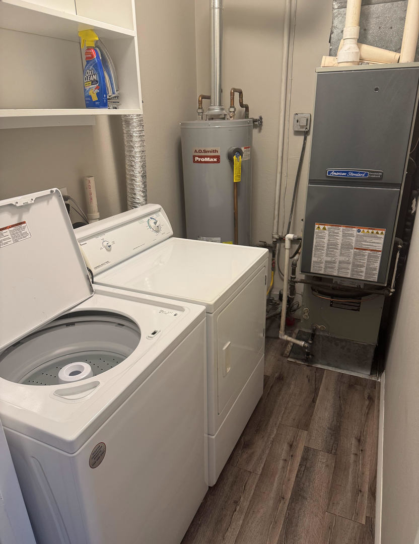 2511 Trafalgar Square Champaign, IL 61821 - Photo 26 of 26 a utility room with dryer and washer
