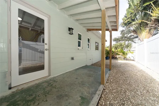 $2,350 | 2000 1st Street Southeast, St. Petersburg, FL 33705