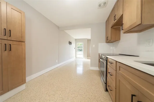 $2,350 | 2000 1st Street Southeast, St. Petersburg, FL 33705