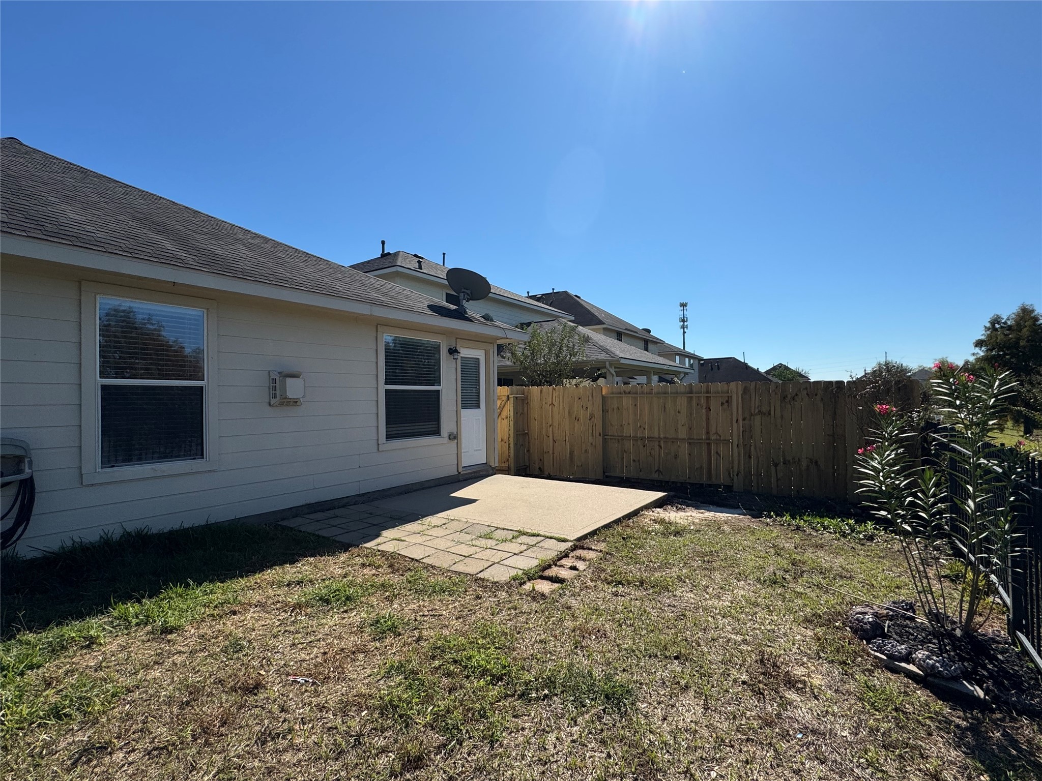 21543 Falvel Misty Drive Spring, TX 77388 - Photo 6 of 40 a backyard of a house