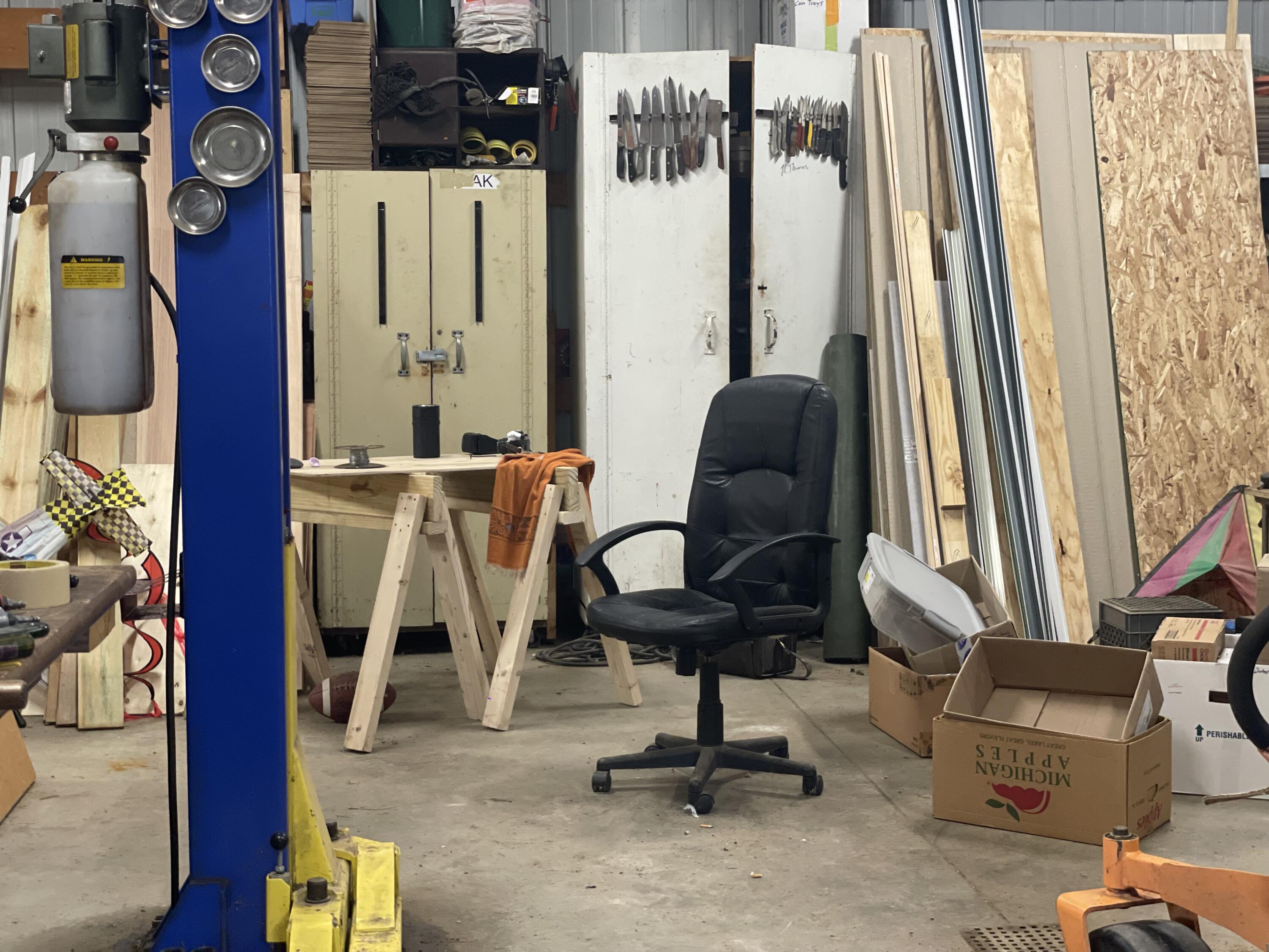 14525 Sharon Hollow Road Manchester, MI 48158 - Photo 15 of 20 concrete floor pole inside