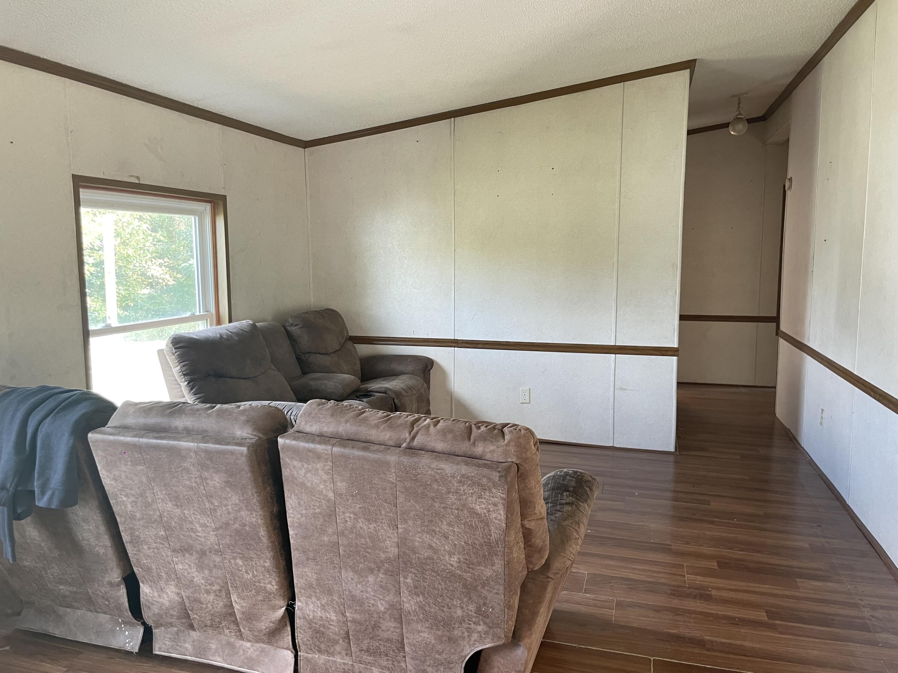 14525 Sharon Hollow Road Manchester, MI 48158 - Photo 5 of 20 family room