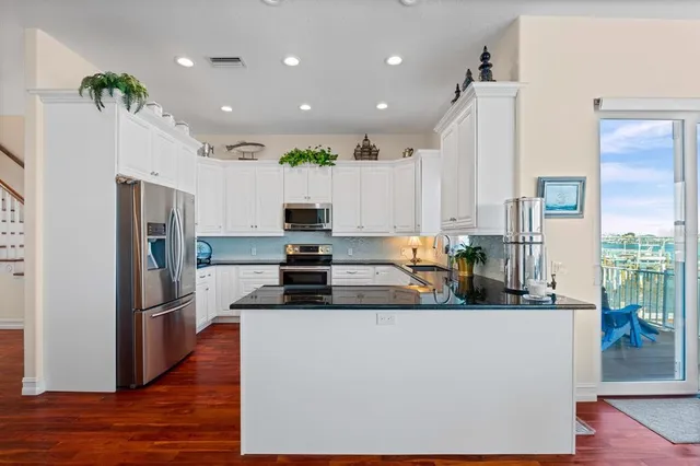 $3,299,000 | 110 6th Street South, Bradenton Beach, FL 34217