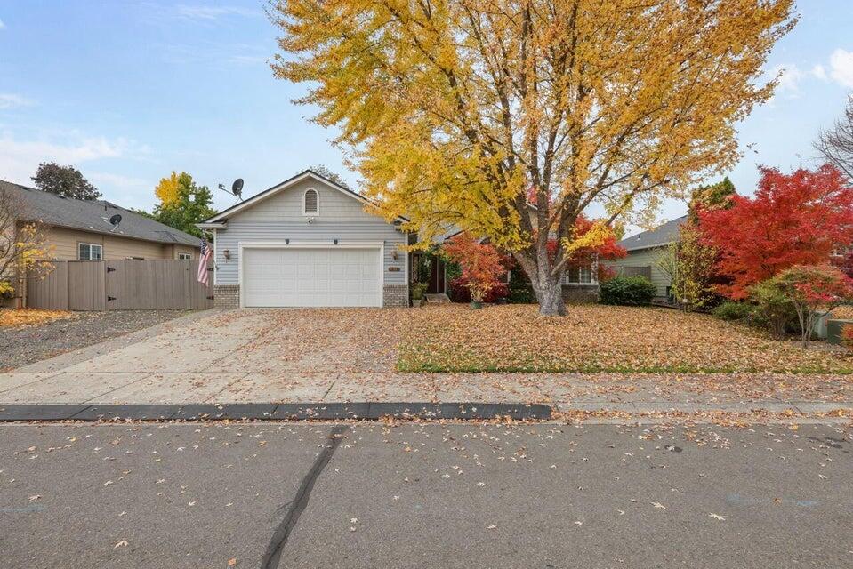 705 Mountain Avenue Central Point, OR 97502 - Photo 28 of 29 28