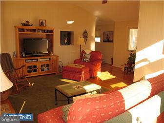104 Redford Road Oreland, PA 19075 - Photo 3 of 12 Family Room