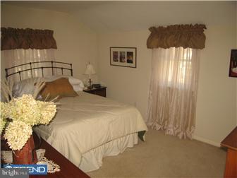 104 Redford Road Oreland, PA 19075 - Photo 8 of 12 Bedroom - Main