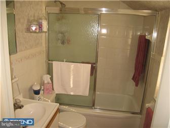 104 Redford Road Oreland, PA 19075 - Photo 10 of 12 Bathroom