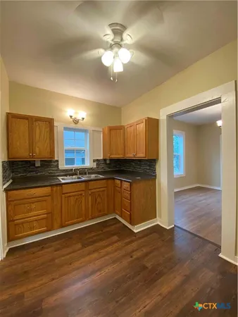 $1,350 | 904 North Main Street, Temple, TX 76501